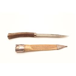 18CA-8 SCOTTISH BOWIE KNIFEScottish bowie knife with stag grip and  sterling silver mountings. Illus