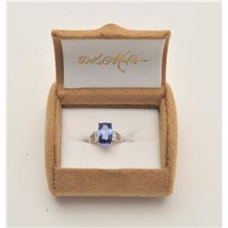 17LP-16 TANZANITE RINGMagnificent 18K white gold Tanzanite and  diamond ring with a nearly 5 carat c