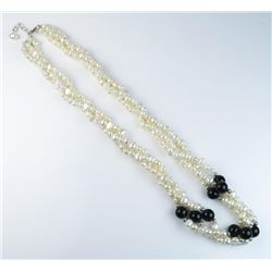 18CAI-65 ONYX & SILVER BEAD NECKLACEFreshwater pearl necklace of black onyx and  Sterling silver bea