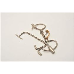 18AP-89 CUFFS MARLINAntique Marlin handcuffs.  The lot includes  one set of marlin handcuffs in good