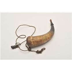 18AP-57 KENTUCKY HORNPeriod Kentucky rifle type powder horn with  wood base and cap/attached primer 