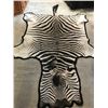 Image 1 : Zebra Hide Rug