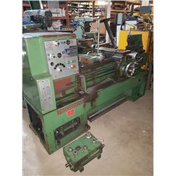 Precimaster Lathe 1740 for pieces with 3 & 4 Jaw Chuck