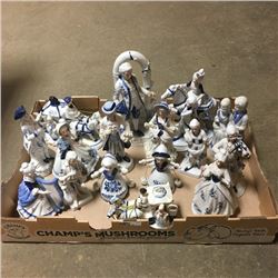 LOT99: Tray Lot: Blue/White