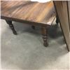 Image 1 : LOT270: 5 Leg Dining Table & 3 Leaves