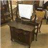 Image 1 : LOT274: Parlor Table (Lower Shelf)