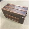 Image 1 : LOT445: Vintage Metal Relief Trimmed Wood Steamer Trunk