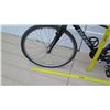 Image 25 : Giant Escape On Road Men's 7 Speed Shimano Gears Black Road Bike
