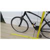 Image 25 : Giant Eight Speed Shimano Altus Gears Black Men's Racing Bike w/ Metal Basket