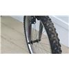 Image 8 : Roadmaster Granite Peak Men's 18 Speed Silver Racing Bike w/ Bell