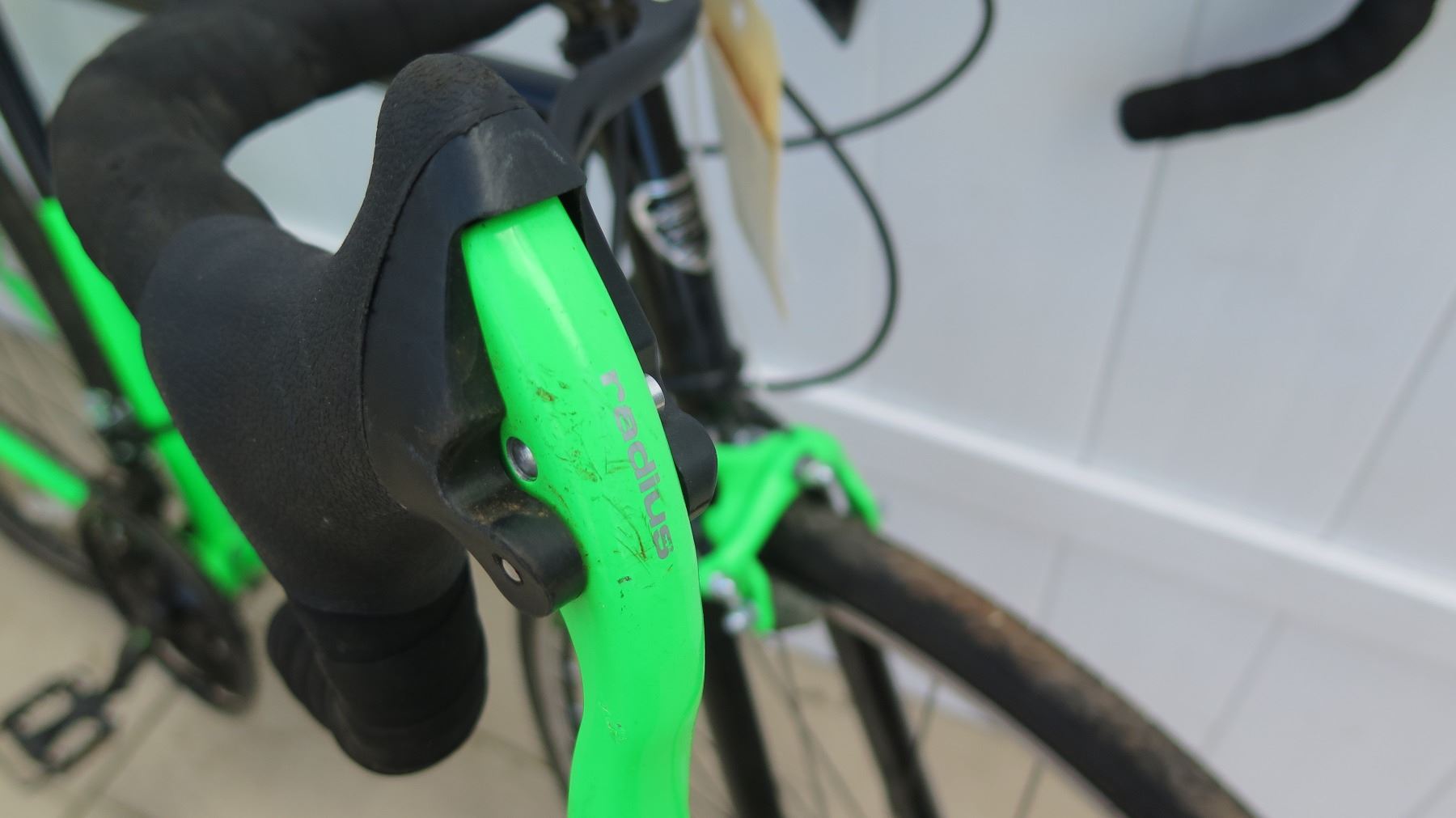 Kent 700c Series Radius Men S Neon Green Black Roadtech Road Bike Kent 700c Series Radius Men S Neon Green Black Roadtech Road Bike
