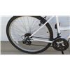 Image 2 : Roadmaster White Women's Road Bike