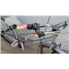 Image 8 : Huffy Norwood 700C Women's Silver Pink Cruiser Bike w/ Carrier