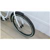Image 8 : Huffy 26" Cranbrook Women's White Single Speed Cruiser Bike w/ Coaster Brake