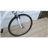 Image 8 : Schwinn Network 2.0 Men's White 7 Speed Shimano Equipped Hybrid City Bike