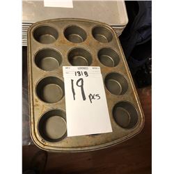 12 Muffin Baking Tins (Lot)