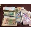 Image 3 : Estate Sale: Lot of World Banknote 250 GR