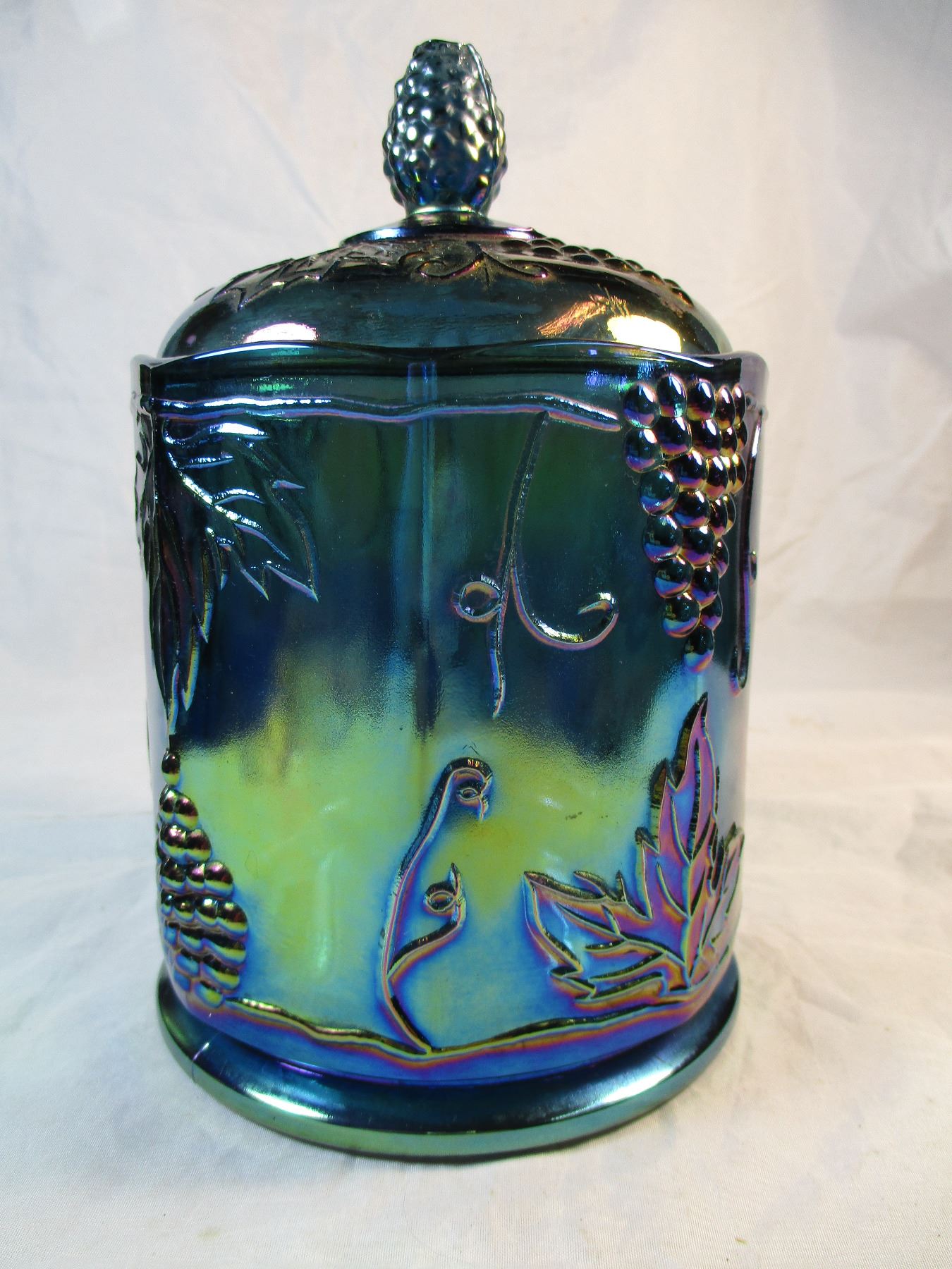 Vintage Indiana Glass Harvest Grape.