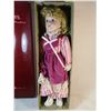 Image 2 : Brinn's 1986 Musical Porcelain Doll Plays "Romeo & Juliet" New in Box