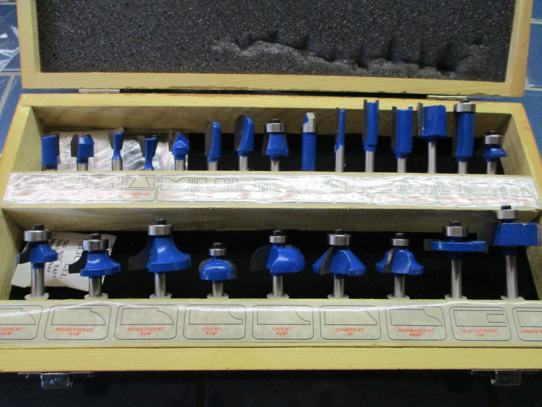 Handy Toughtest 24 Piece Router Bit Set in Wooden Case NIB