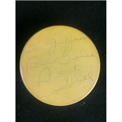 1975 BOBBY HULL AUTOGRAPHED HOCKEY PUCK (50 GOALS IN 50 GAMES)