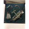 Image 2 : CORGI BERLIN AIRLIFT AVRO LANCASTRIAN LTD. UNASSEMBLED MODEL KIT (IN BOX) 1:144 SCALE