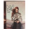 Image 2 : LINDSEY STIRLING AUTOGRAPHED 5" X 7" PHOTO W/ BRAVE ENOUGH VINYL