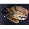 Image 1 : VINTAGE BASEBALL GLOVE