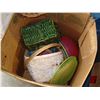 Image 3 : LARGE BOX OF WICKER BASKETS AND PLASTIC BOWLS