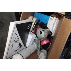 BOX OF TOOLS AND FIRE BARRIERE SILICONE AND HAND SANITIZER
