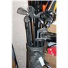 Image 3 : VINTAGE BAG OF GOLF CLUBS AND RAZOR SCOOTER