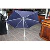 Image 4 : NEW PATIO UMBRELLA