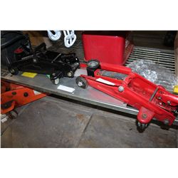 RED AND BLACK CAR JACKS