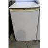 Image 1 : WHITE KENMORE BAR FRIDGE