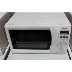 WHITE PANASONIC MICROWAVE