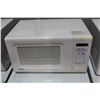 Image 1 : WHITE KENMORE MICROWAVE