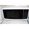 Image 1 : WHITE DANBY MICROWAVE