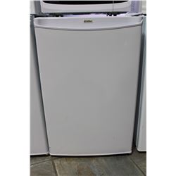 WHITE KENMORE BAR FRIDGE