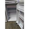 Image 2 : WHITE KENMORE BAR FRIDGE