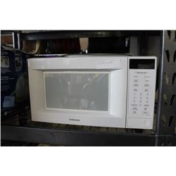 WHITE SAMSUNG MICROWAVE