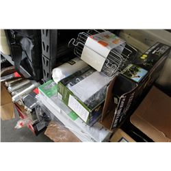 SCOOP FREE LITTER TRAYS LAVA LAMP STRING LIGHTS AND ESTATE GOODS