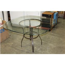 GLASSTOP PATIO TABLE