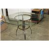 Image 1 : GLASSTOP PATIO TABLE