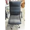Image 3 : BLACK LEATHER OFFICE CHAIR