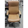 Image 2 : BEIGE LEATHER OFFICE CHAIR