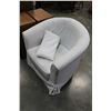 Image 2 : WHITE TUB CHAIR