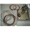 Image 2 : COLLECTION OF VINTAGE SILVER JEWELERY IN TIN CASE