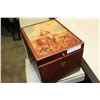 Image 2 : DUCKS UNLIMITED WOOD BOX AND MOON MIRROR