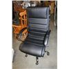 Image 2 : BLACK LEATHER OFFICE CHAIR