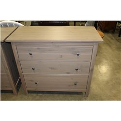 PINE 3 DRAWER DRESSER
